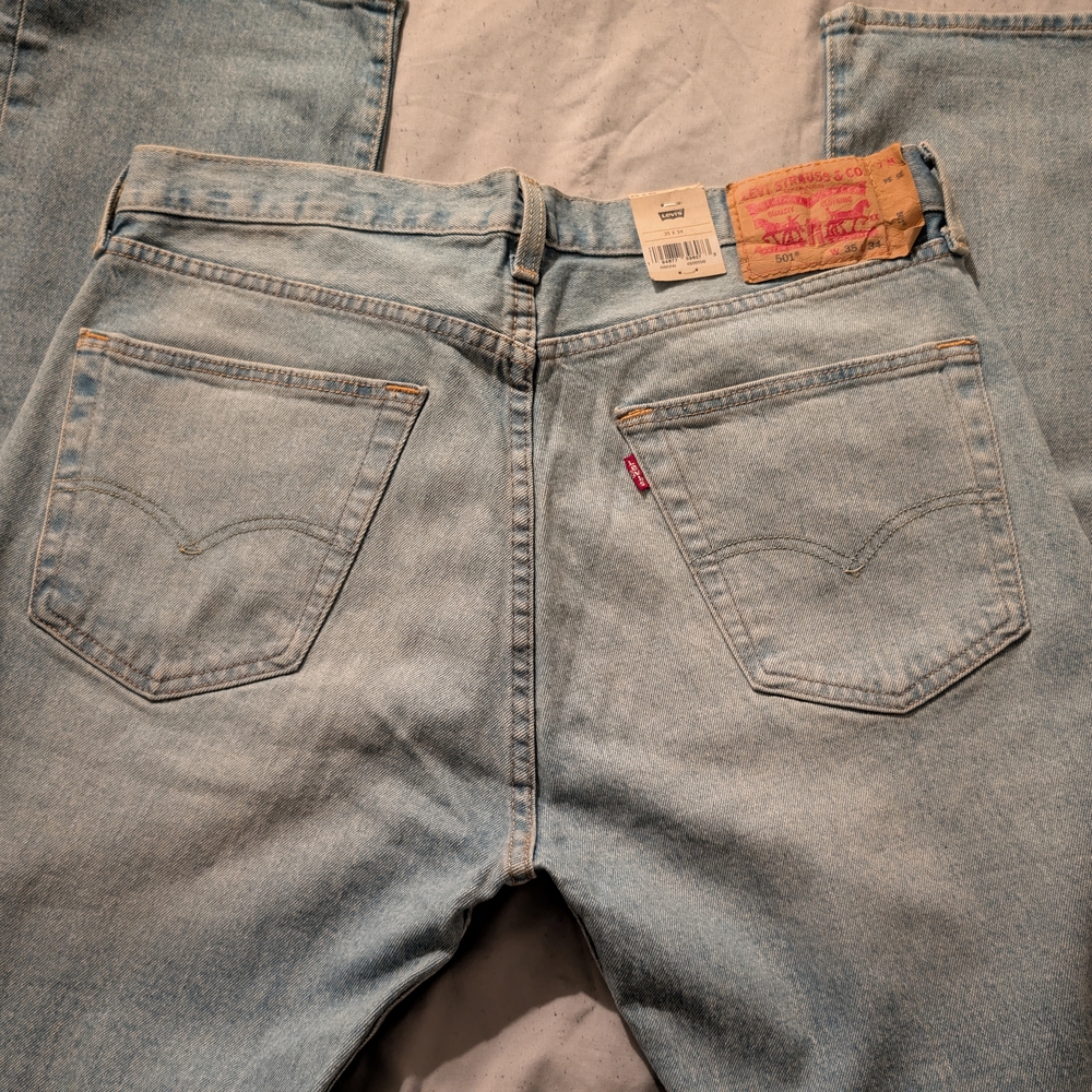 Levi's Men's Relaxed Fit Jeans in Light Blue